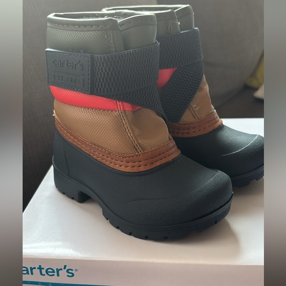 Brand new in box Carter's Kids Waterproof Boots, toddler size 6 - Picture 1 of 5